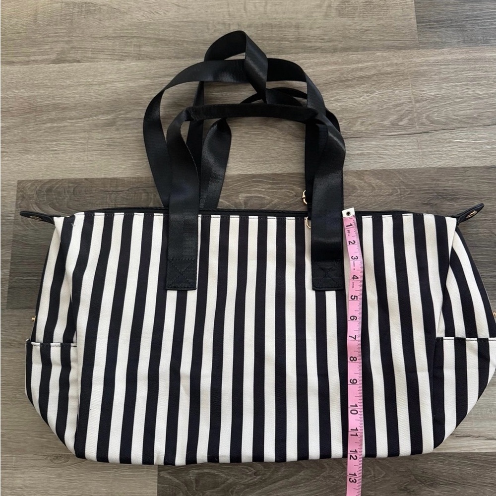 Alice + Olivia Duffle Bag - Picture 2 of 3